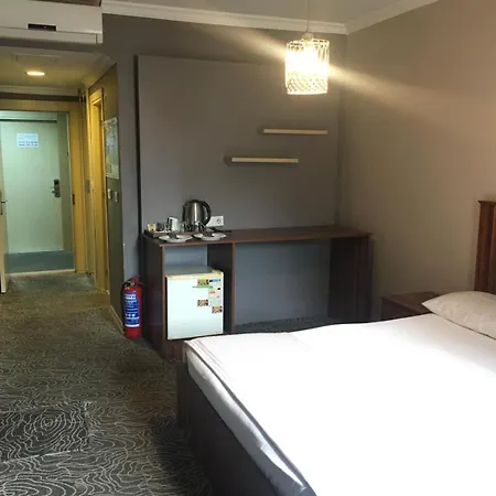 מלון דירות Ser Suite Apart Hotel 3*